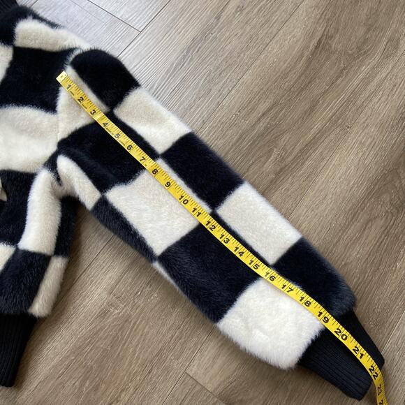 NOIZE Vegan Fur Jacket Women Sz XS Black & White Short Length Front Pockets - Picture 12 of 14